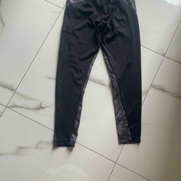 Adidas Black and Gray Performance Leggings - Picture 6 of 7
